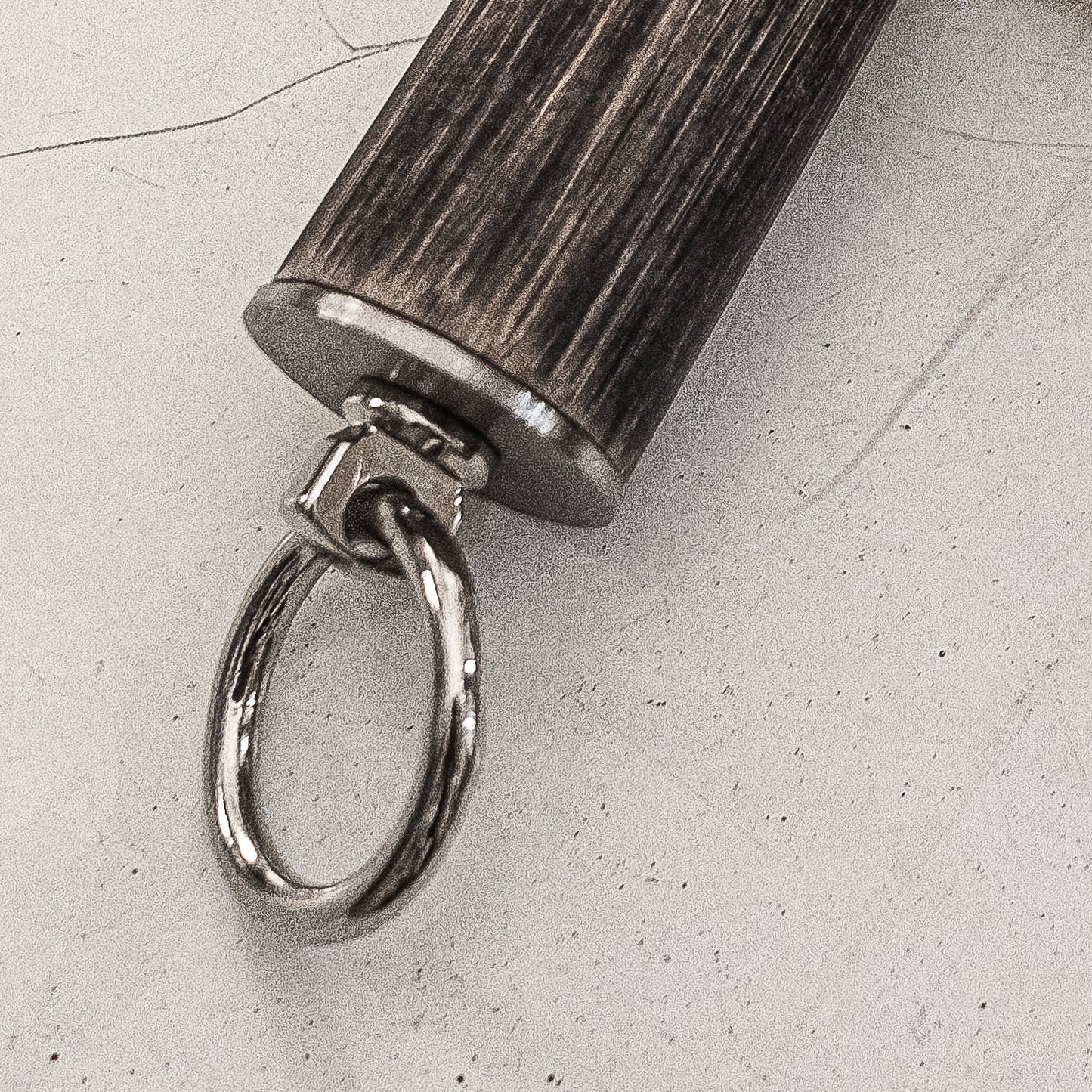 Tawse/Snake. 51cm/20", zweizüngiges Paddle aus geschichtetem Leder