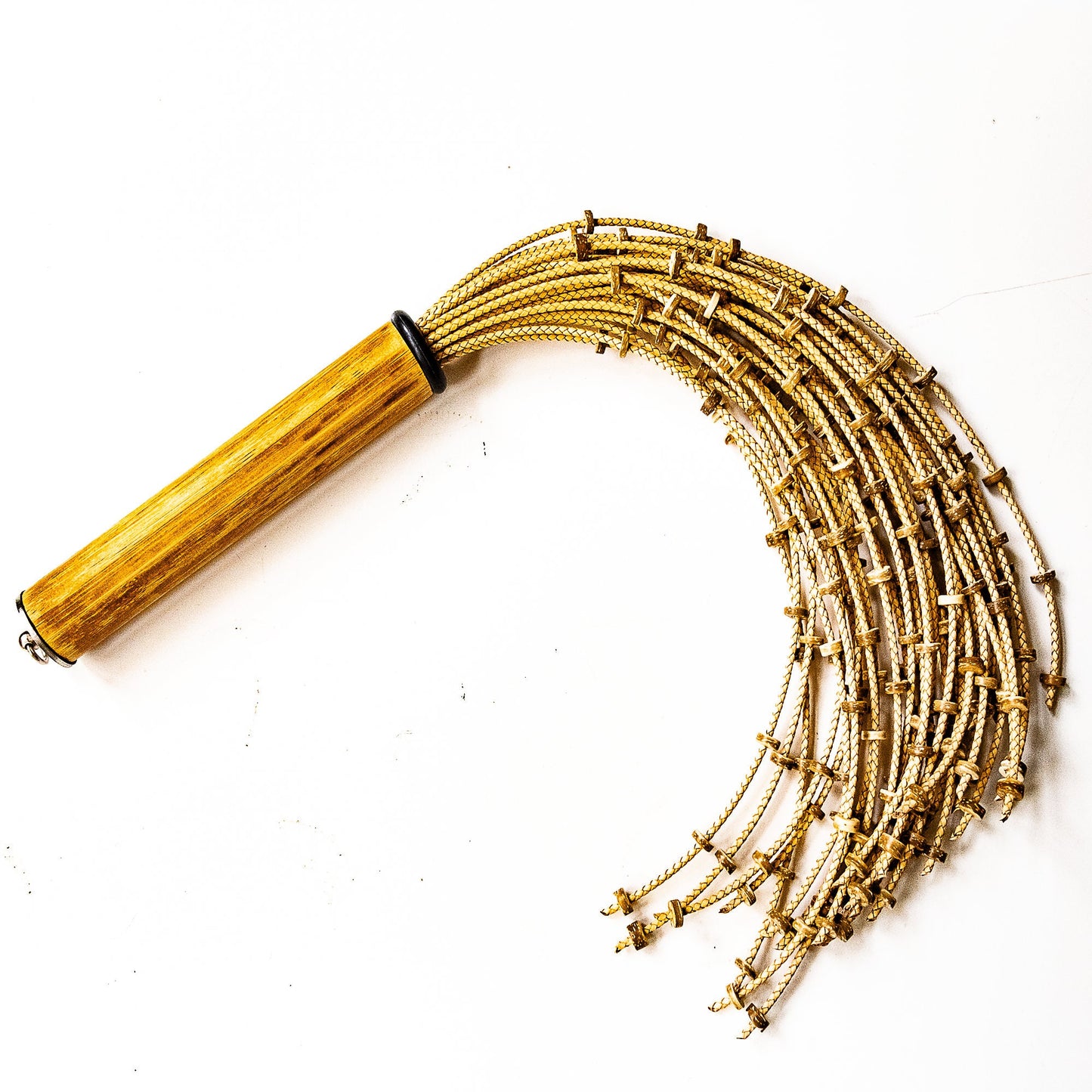 Crisp/Vanilla. 53cm/21" Flogger