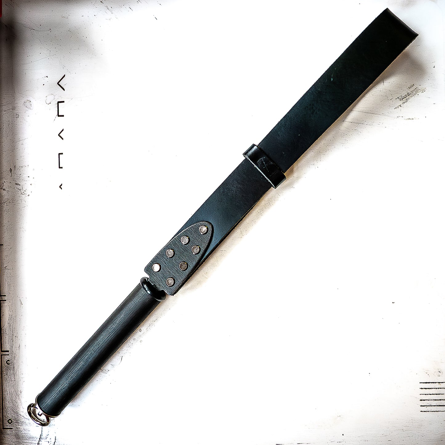 Papas Gürtel (#1). Schlaufenpeitsche aus einem echten Gürtel 56cm/22"