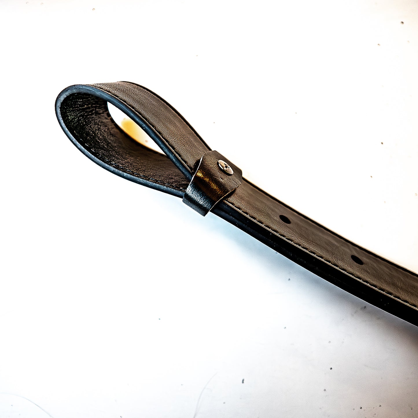 Vaters Gürtel / Schwarz/mit Naht. Schlaufenpeitsche aus einem echten Gürtel 56cm/22"