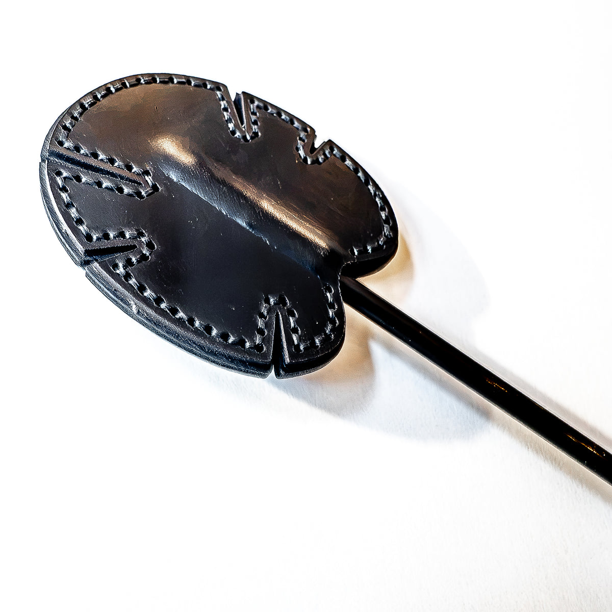 Lotos. 51cm/20" asiatische Carbon-Gerte mit Lotusmotiv.