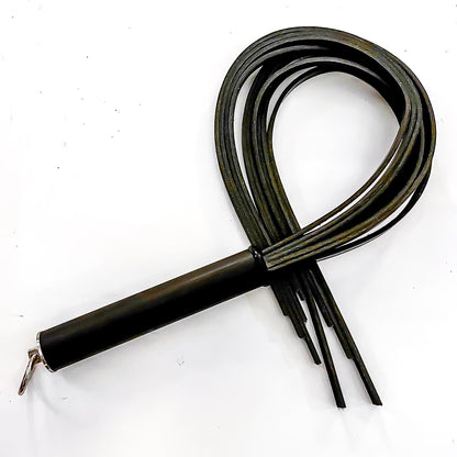 Buffalo Gals/Hard&Heavy/Black (76cm/30") Peitsche aus hartem Büffelleder. BDSM