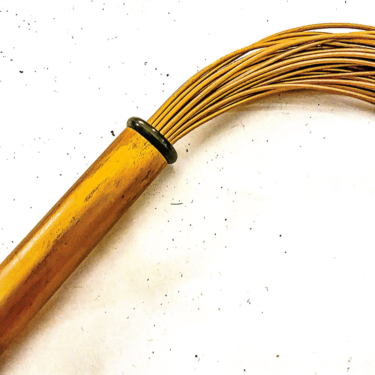 Mini/Spaghetti/Oro. 43cm/17" Goldflogger mit 42 Strängen