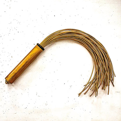 Mini/Spaghetti/Oro. 43cm/17" Goldflogger mit 42 Strängen