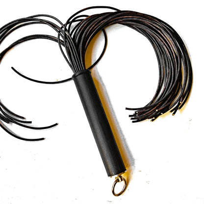 Spaghettoni/Sepia. 61cm/24" Leder-Flogger