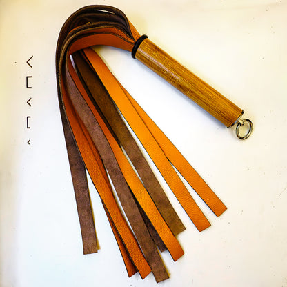 No.2 / Orange. 61cm/24" Lederflogger
