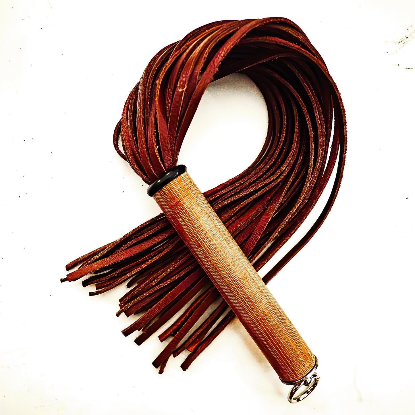 No.1 / Blutrot. 61cm/24" Lederflogger