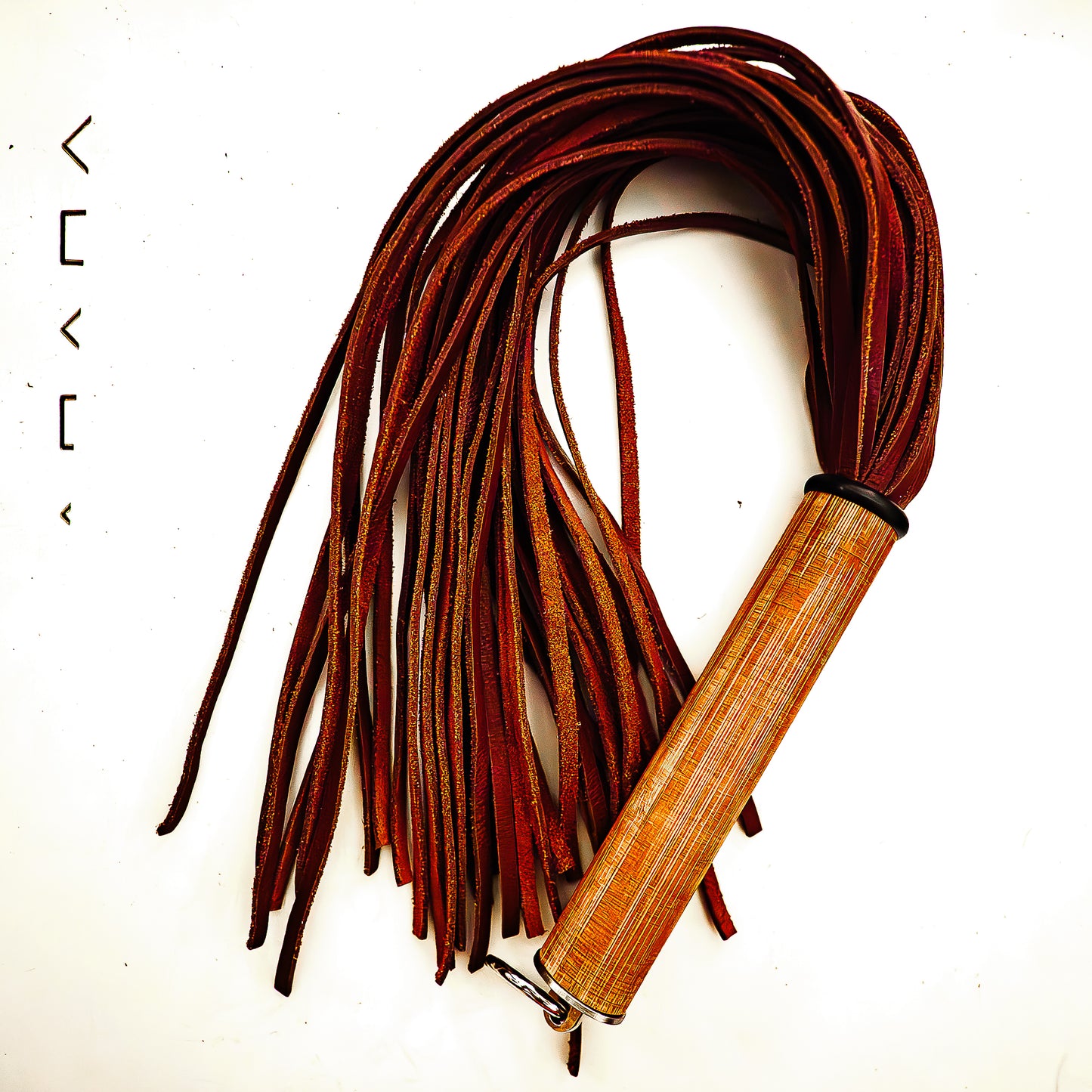 No.1 / Blutrot. 61cm/24" Lederflogger