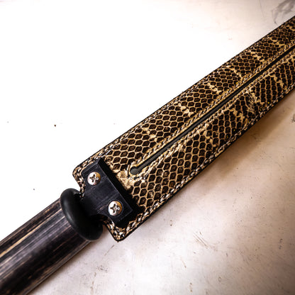 Tawse/Snake. 51cm/20", zweizüngiges Paddle aus geschichtetem Leder