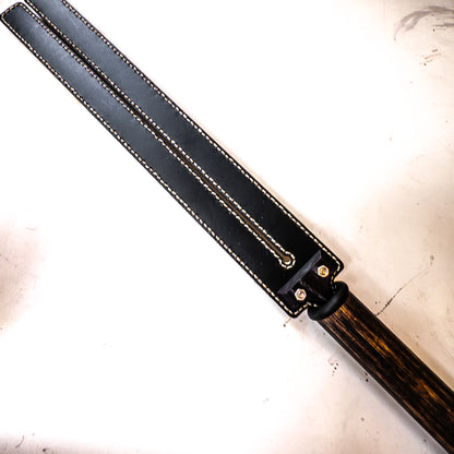 Tawse/Snake. 51cm/20", zweizüngiges Paddle aus geschichtetem Leder