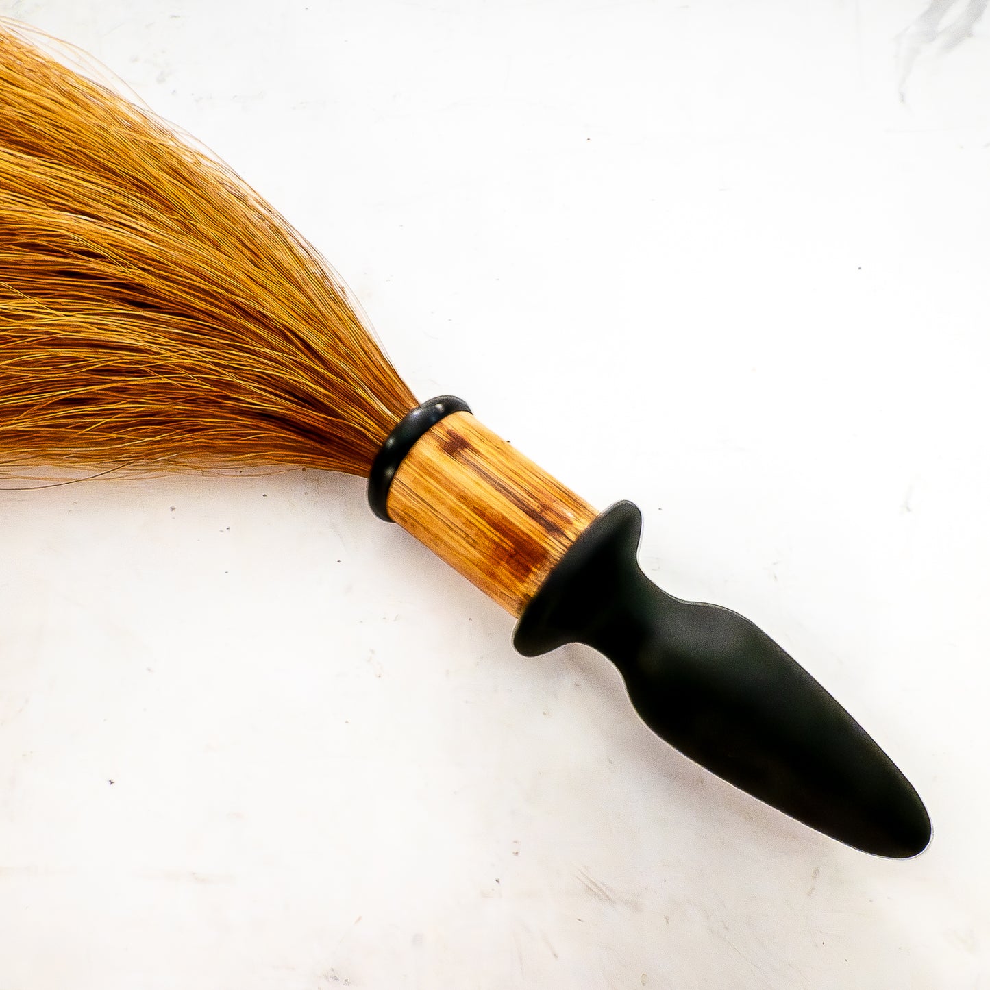 Pegasus/Ginger. Großer Anal-Plug mit echtem Rosshaar-Schweif