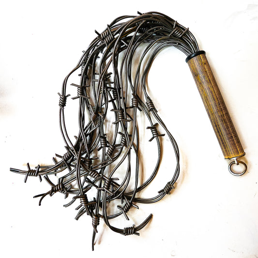 Wünsdorf/vegan. 61cm/24" Flogger aus Kunststoff-Stacheldraht
