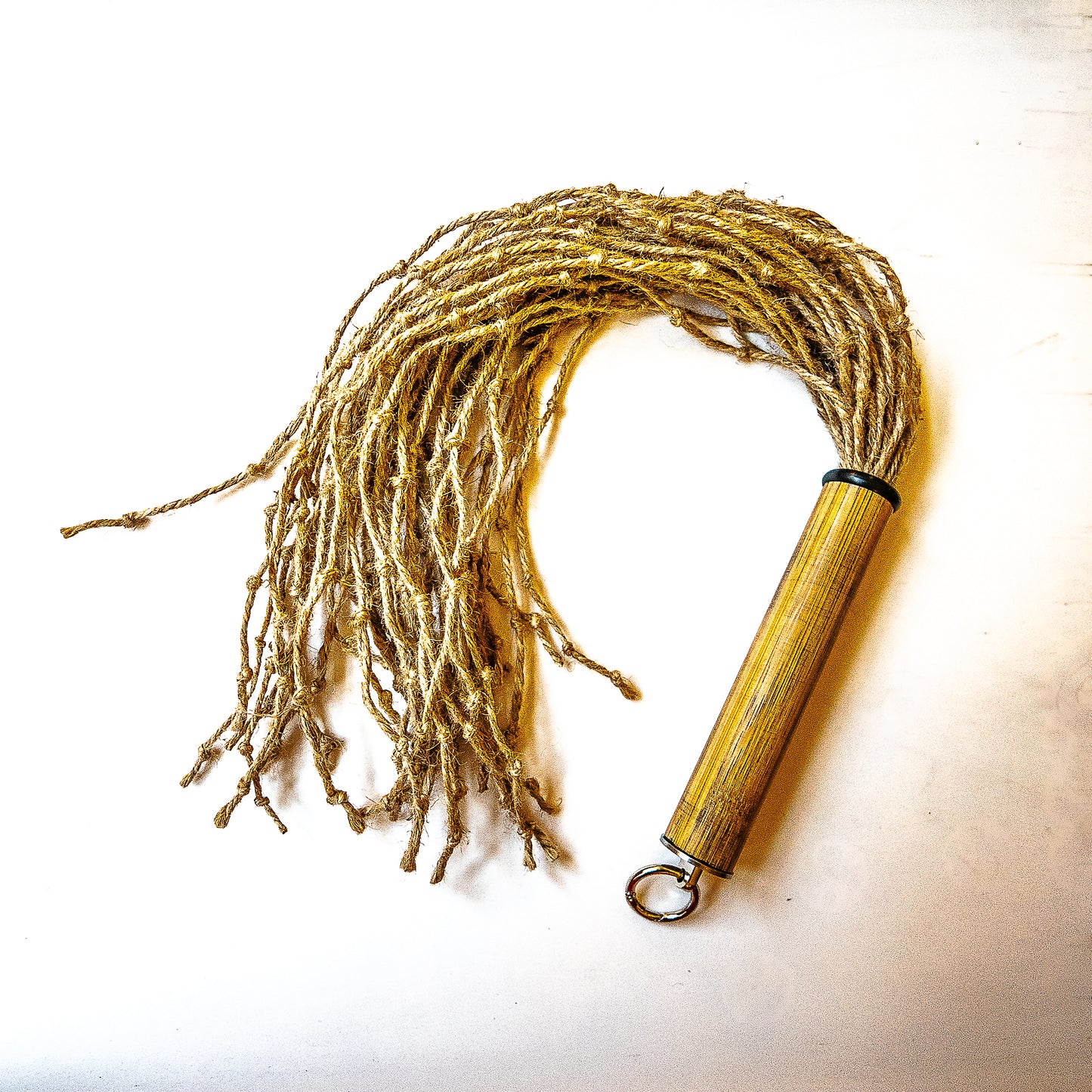 Mea Culpa. 61cm/24" Jute-Knotenflogger