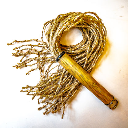 Mea Culpa. 61cm/24" Jute-Knotenflogger