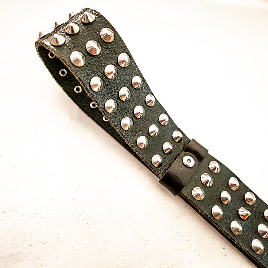 Mein alter Gürtel (#5). Schlaufenpeitsche aus einem alten Nietengürtel 56cm/22"