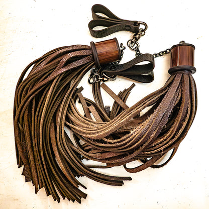 Poi/Schoko. Fingerflogger (Paar, je 30cm Leder +  23cm Griff, Fingerschlaufen und Kette)