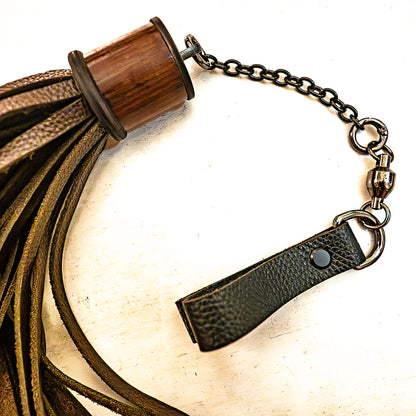 Poi/Schoko. Fingerflogger (Paar, je 30cm Leder +  23cm Griff, Fingerschlaufen und Kette)