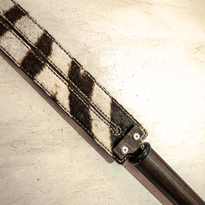Tawse/Zebra #6, mit echtem Zebrafell, 51cm/20" zweizümgiges Paddle