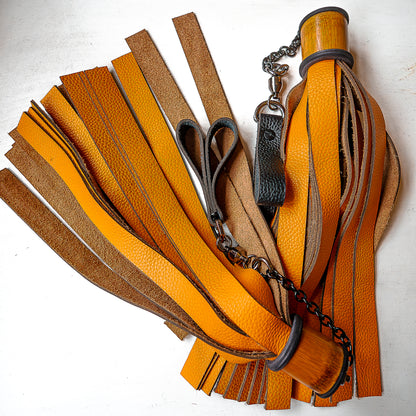Poi/Breit/Orange. Fingerflogger (Paar, je 30cm Leder +  23cm Griffe, Fingerschlaufen und Kette)