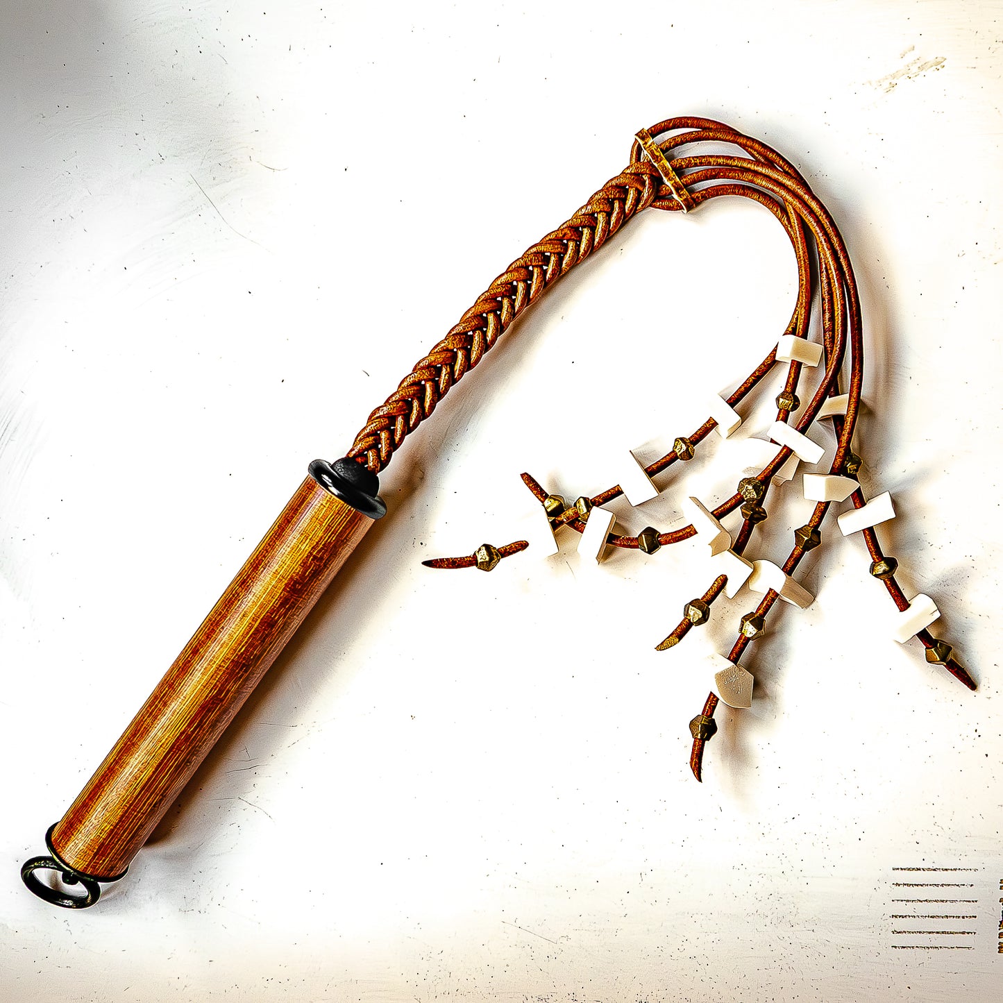Flagrum Ossarium / 24 Zoll. Roemische Geissel (61cm/24") nach antikem Vorbild