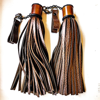 Poi/vegan/Braun Fingerflogger (Paar, je 33cm Leder +  25cm Fingerschlaufen und Kette)