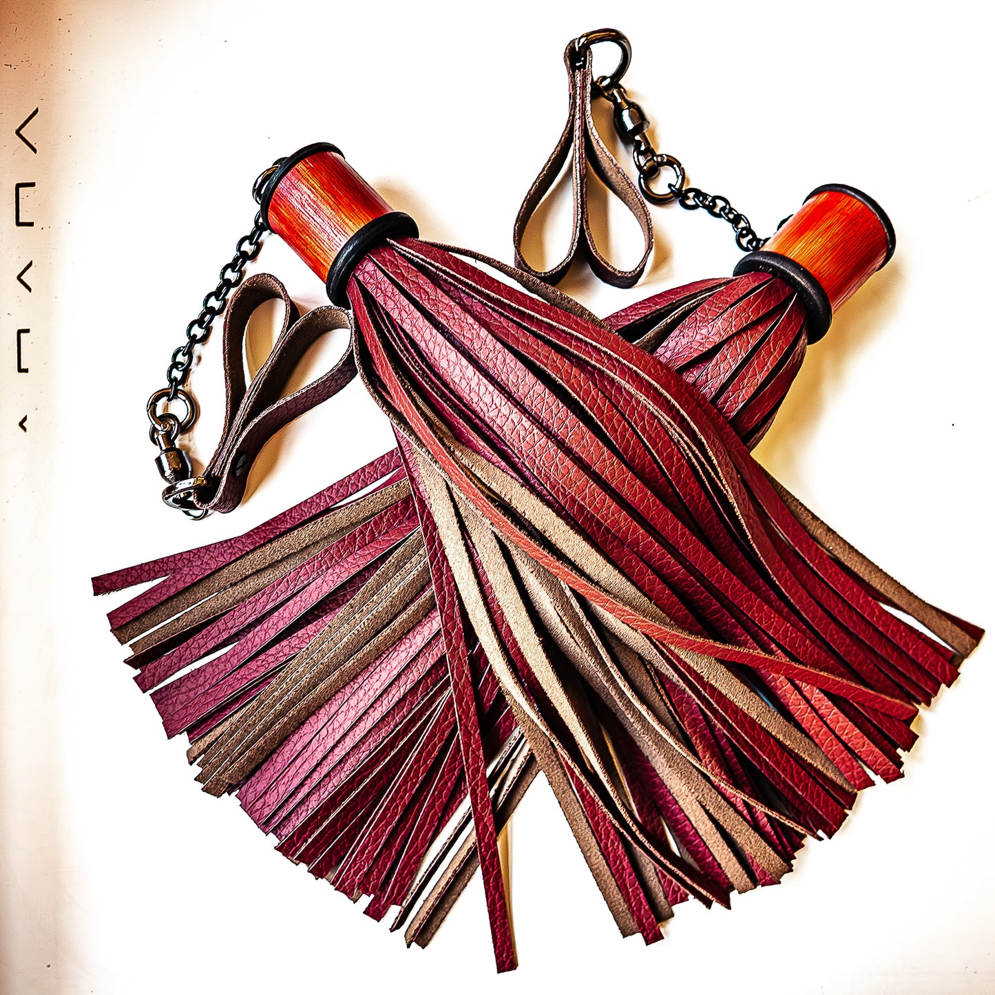Poi/vegan/Bordeaux Fingerflogger (Paar, je 33cm Leder +  25cm Fingerschlaufen und Kette)