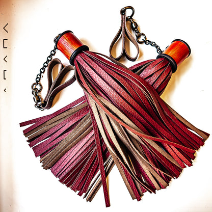 Poi/vegan/Bordeaux Fingerflogger (Paar, je 33cm Leder +  25cm Fingerschlaufen und Kette)