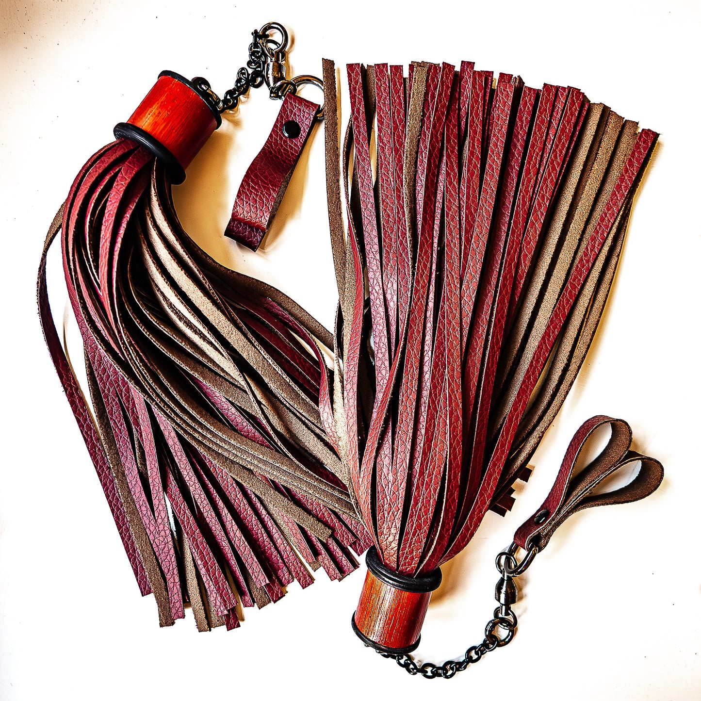 Poi/vegan/Bordeaux Fingerflogger (Paar, je 33cm Leder +  25cm Fingerschlaufen und Kette)