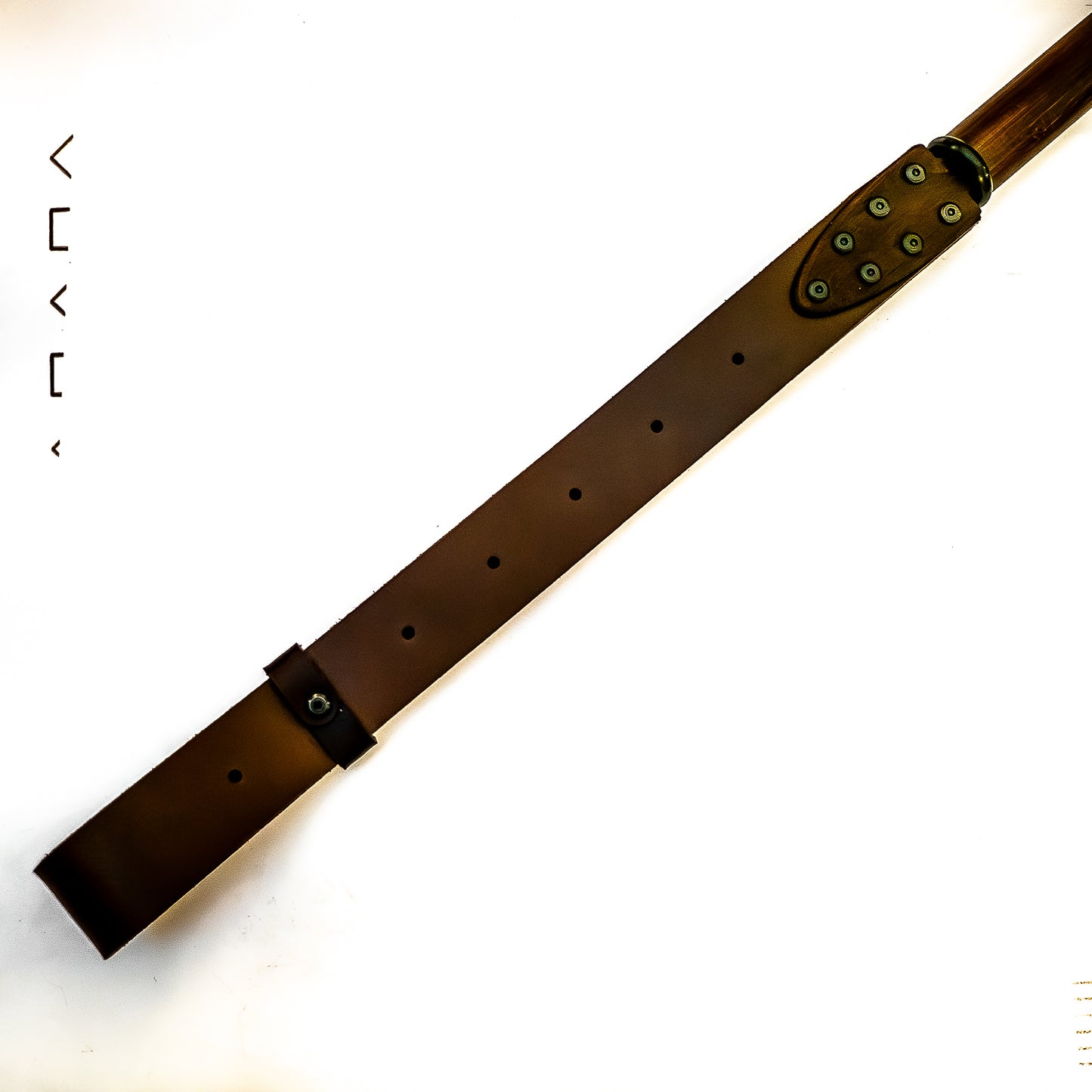 Vaters Gürtel / Braun. Schlaufenpeitsche aus einem echten Gürtel 56cm/22"