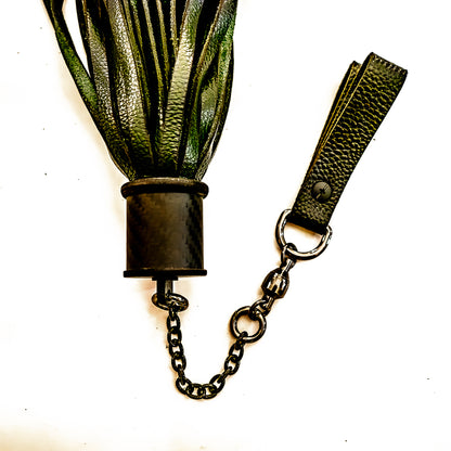 Poi/Tannengrün. Fingerflogger (Paar, je 30cm Leder +  23cm Fingerschlaufen und Kette)