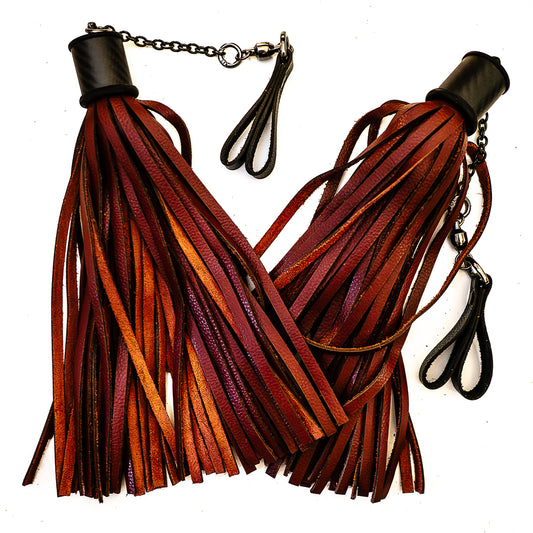 Poi/Blutrot. Fingerflogger (Paar, je 30cm Leder +  20cm Griff, Fingerschlaufen und Kette)