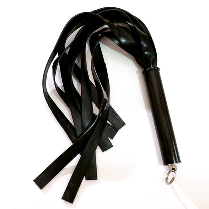 The Gimp/Zed. 61cm/24"schwerer Latex-Flogger mit breiten Strängen
