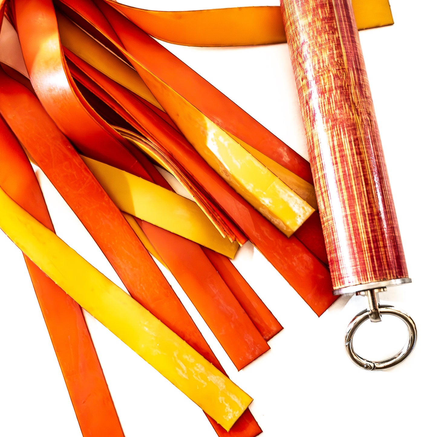 Latex / Blood Orange. 61cm/24" leichter Latex-Flogger mit breiten Strängen