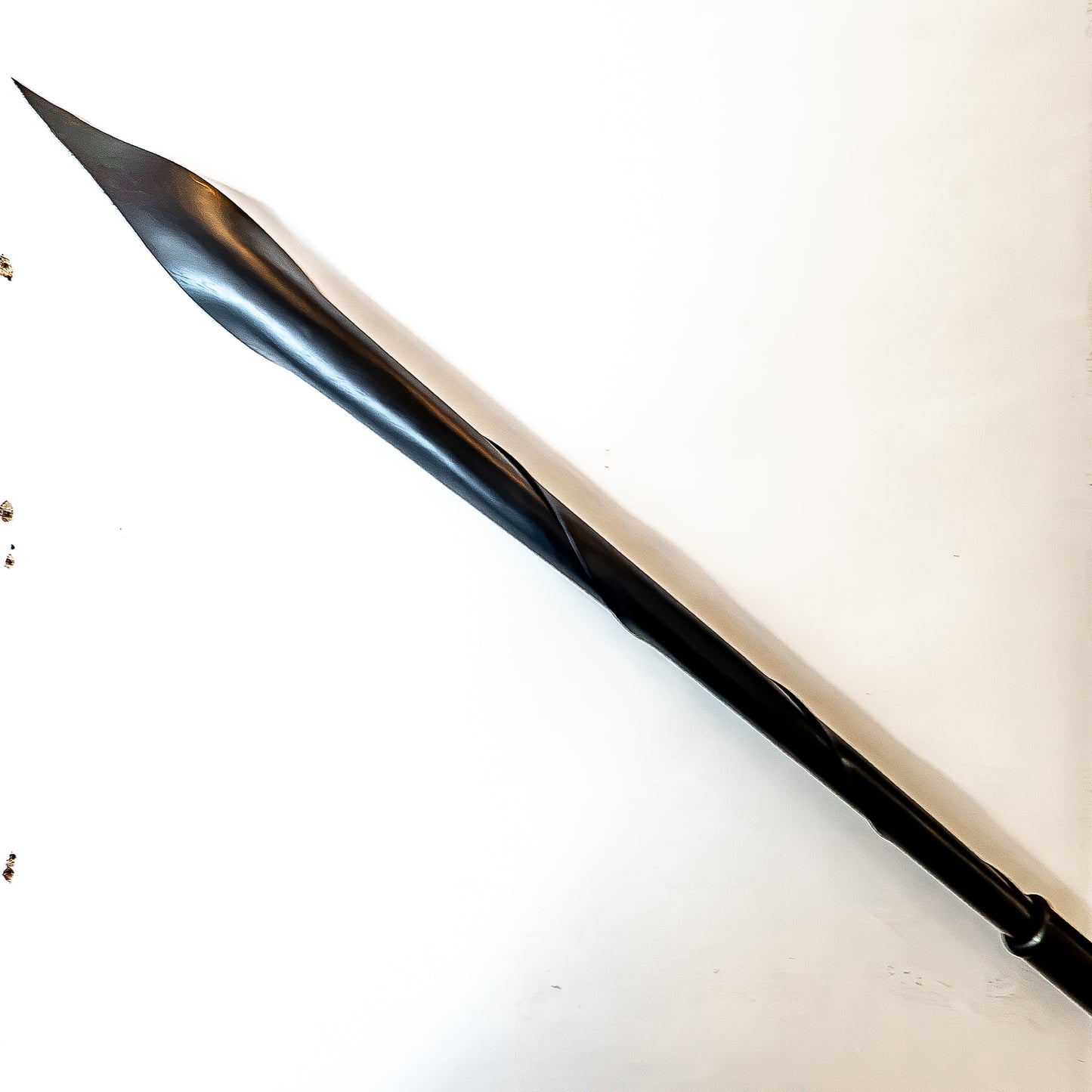Drachenzunge. 89cm/35" Spanking-Werkzeug aus aufgerolltem Leder