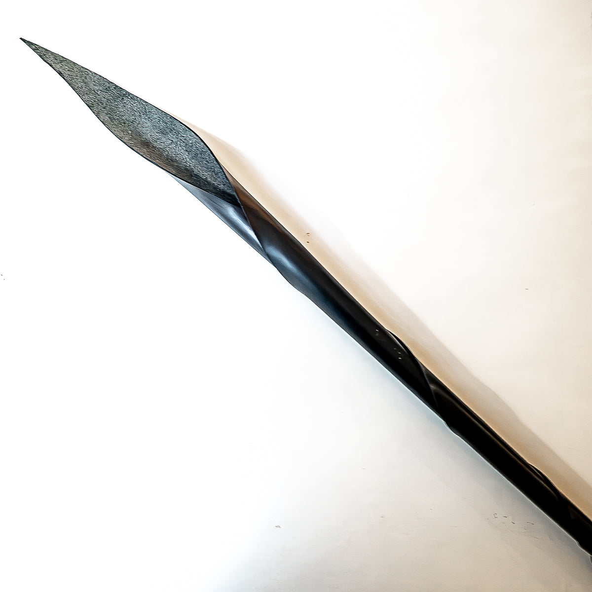 Drachenzunge. 89cm/35" Spanking-Werkzeug aus aufgerolltem Leder