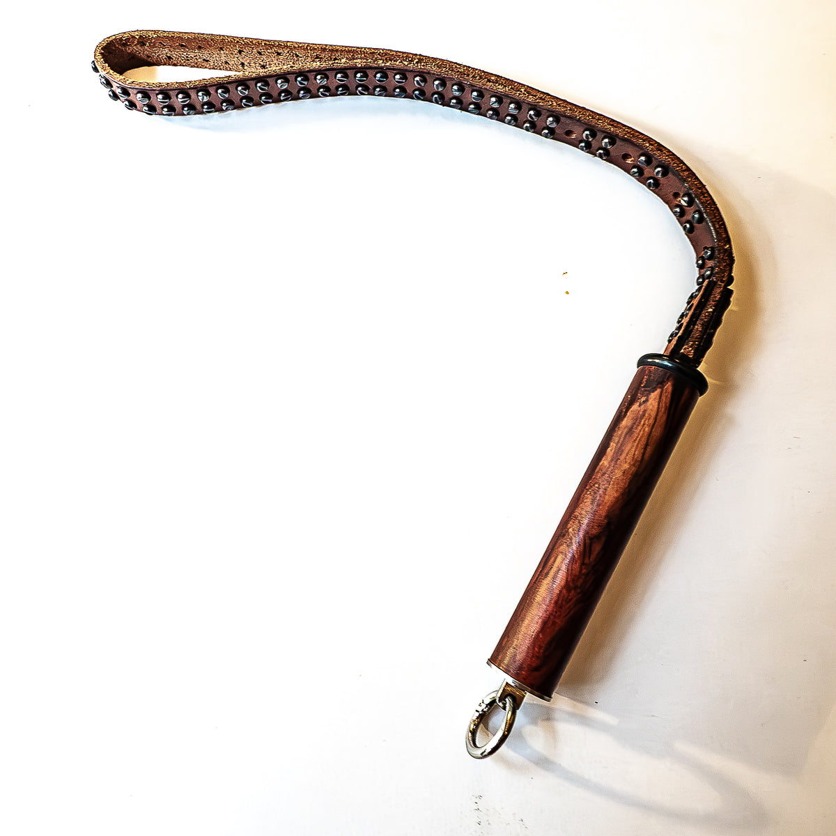 Mini / alter Gürtel (#1). Schlaufenpeitsche aus einem alten Nietengürtel 46cm/18"