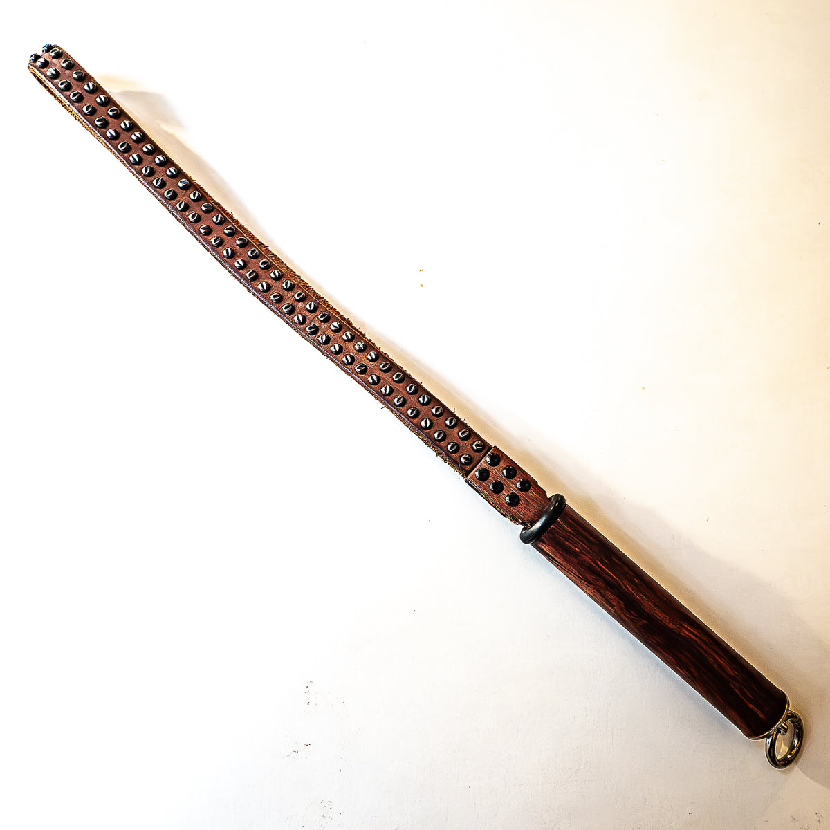 Mini / alter Gürtel (#1). Schlaufenpeitsche aus einem alten Nietengürtel 46cm/18"