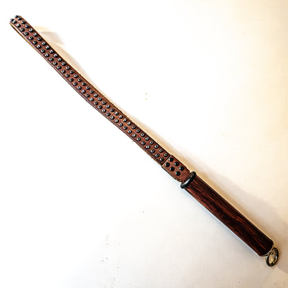 Mini / alter Gürtel (#1). Schlaufenpeitsche aus einem alten Nietengürtel 46cm/18"