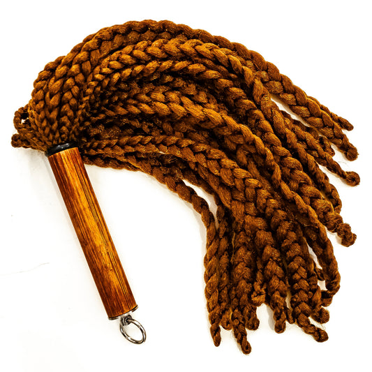 Malaika/Extra. 61cm/24" Flogger mit 24 extra dicken Zöpfen aus künstlichem Haar